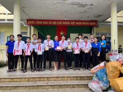 Hội đồng đội thị trấn Phú Thịnh phối hợp với Liên đội THCS Nguyễn Hiền và Liên đội TH Nguyễn Duy Hiệu tổ chức Chương trình kỷ niệm 65 năm phong trào Kế hoạch nhỏ
