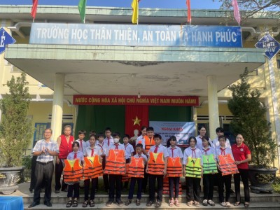 Phú Thịnh tổ chức khai mạc giải bóng đá nam 11 người